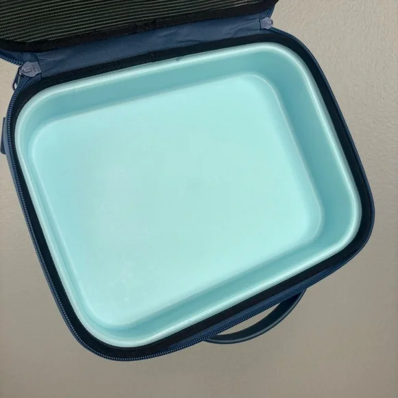 Hydro Flask Insulated Structured 5L Lunch Box - Picture 10 of 12